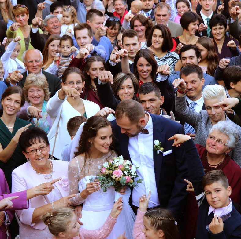 Csoportkép az esküvőn